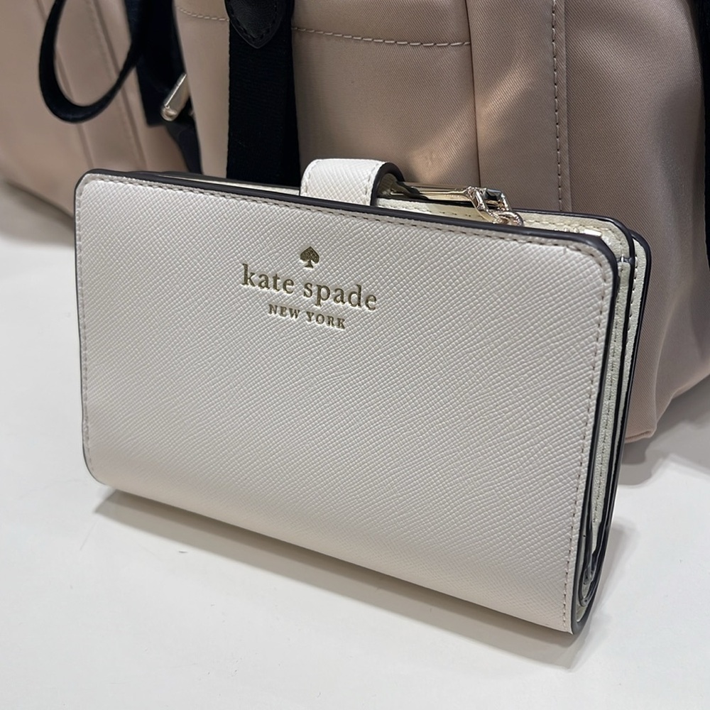 Kate Spade Schuyler Medium Compact Bifold Wallet
Meringue 
NWT - Picture 2 of 16